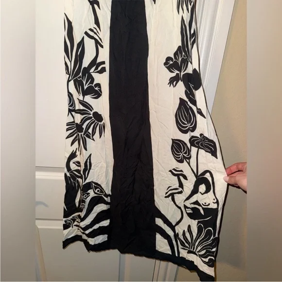 Farm Rio Sleeveless Square-Neck tropical Floral
Slim Midi Dress size XS - Picture 4 of 15